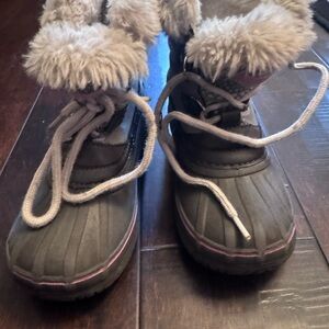 London Fog Kids Brown Faux-Fur Trim Rain & Snow Boots with Pink Trim